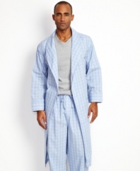 Pop some plaid into your sleep style with this shawl collar robe from Nautica.