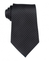 Simple and easy. This Sean John tie is a modern minimalist take for your favorite dress outfit.