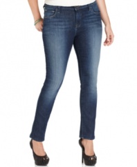 Team the season's must-have tops with Lucky Brand Jeans' straight leg plus size  jeans, finished by a medium wash.