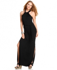 T Tahari's petite maxi dress goes for extreme elegance with its flowing silhouette, accentuated by two sexy slits that run to the thigh to show off your legs and a pair of must-be-seen wedges.
