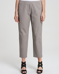 Keep your silhouette clean in these gracefully moveable Eileen Fisher trousers. Rendered in stretch cotton twill, this look is as comfortable as it is chic.