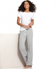 A classic pair of everyday lounging pants is an essential in every girl's PJ drawer. Relax in style with Tommy Hilfiger's long drawstring pajama pants.