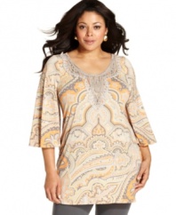 Top off your leggings with Alfani's three-quarter sleeve size tunic, accented by an appliqued neckline.