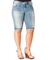 Team all your new tanks and tees with Silver Jeans' plus size Bermuda shorts, finished by a light wash.