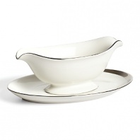 This gravy boat glows with a hand-painted bright platinum design to create a contemporary classic on your table that will complement your dining experience throughout a lifetime of shifting trends and evolving fashions.