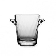 William Yeoward's Dakota ice bucket evokes the style and glamour of the 1920s and 1930s when the new experience of cocktails and jazz was all the rage.