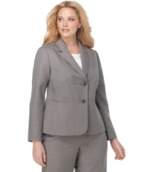 Kasper's plus size suit jacket is a versatile addition to your closet. Pair with pants and skirts for limitless mix and match potential.