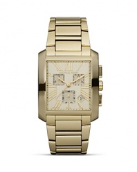 Adapt a sleek approach to accessorizing with this gold-plated watch from MICHAEL Michael Kors. The rectangular bezel makes this piece stand out, so wear it to set off day-to-day looks.