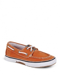 A sportier Top-Sider from Sperry, featuring a molded, non-marking outsole and hand-sewn moc toe.