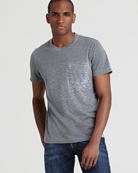 Made from soft, slubby cotton for a textured look and feel, this pocket tee from ABBOT + MAIN is sure to become a staple of your relaxed wear.