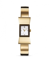 Take your cues from New York's famed hotel and opt for a luxurious timepiece. With a Mother-of-Pearl dial this bow-shaped style perfects femininity, so wear it to tie on girlish glamour.
