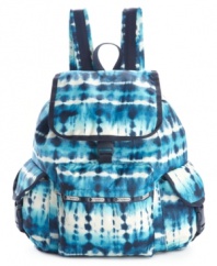Travel tip: The Voyager backpack by LeSportsac goes anywhere in style. Ideal for everyday errands and well beyond!