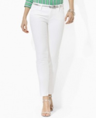 Lauren Jeans Co.'s petite slimming modern jeans are crafted in a chic ankle-length silhouette and cut with a slim leg.