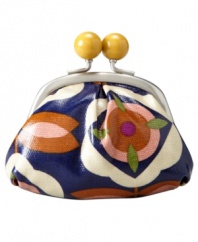 From the fabulous print to the colorful bulbs on the kiss clasp, this coin purse offers pure vintage chic.