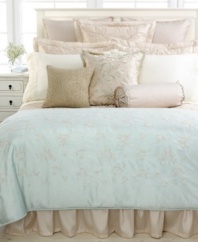 Complement your Petal Drift bed with this bedskirt from Martha Stewart Collection, featuring a soothing hue in plush 300-thread count cotton.