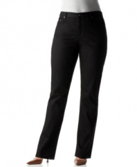 Distinguished by a sleek silhouette with a chic straight leg, Lauren by Ralph Lauren's iconic plus size jean is designed in stretch denim for comfort and a flattering fit.
