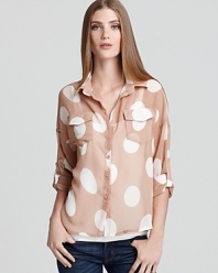 An oversize polka-dot print brings serious charm to this Vintage Havana top.
