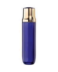 This essential first step to the anti-aging ritual maximizes the Orchidée Impériale skincare benefits. Enriched with orchid water, this toner primes the skin with preliminary age-defying action and deeply moisturizes and densifies the skin in an instant, refining its texture. After use, the skin is firmer, smoother and pores are tightened. The skin regains its fullness, and is completely receptive to the products of the Imperial Ritual: Orchidée Cream, Rich Cream, Longevity Concentrate and Eye and Lip.
