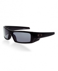 The look of the Gascan is unique. Oakley customized its corporate logo just for these sunglasses. Lightweight O Matter® frame material offers premium comfort and High Definition Optics® provides 100% UV filtering and unsurpassed impact protection. Oakley's Three-Point-Fit retains the lenses in precise optical alignment.