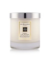 Tendrils of white blossoms compose this tender spring-like scent. The Lime Blossom Home Candle infuses any room with evocative scent and lasts for hours. An everyday luxury, it brings warmth to any environment. 200g.