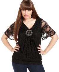 Look lovely in lace with ING's short sleeve plus size top, finished by an embellished neckline and banded hem.