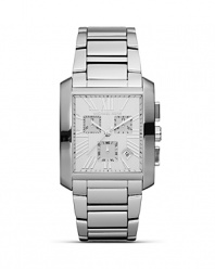Adapt a sleek approach to accessorizing with this stainless steel watch from MICHAEL Michael Kors. The rectangular bezel makes this piece stand out, so wear it to set off a tailored look.