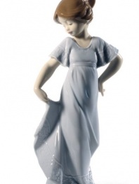 Nao by Lladro Collectible Porcelain Figurine: Special ColorSplash Edition: HOW PRETTY - 8 3/4 tall - beautiful girl...