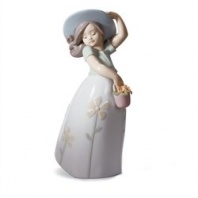 Lladró Little Daisy Figurine