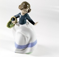 Nao By Lladro Off to Market Collectible Figurine Glazed Finish